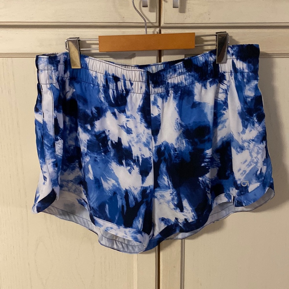 A pair of Gapfit shorts in blue and white in XL